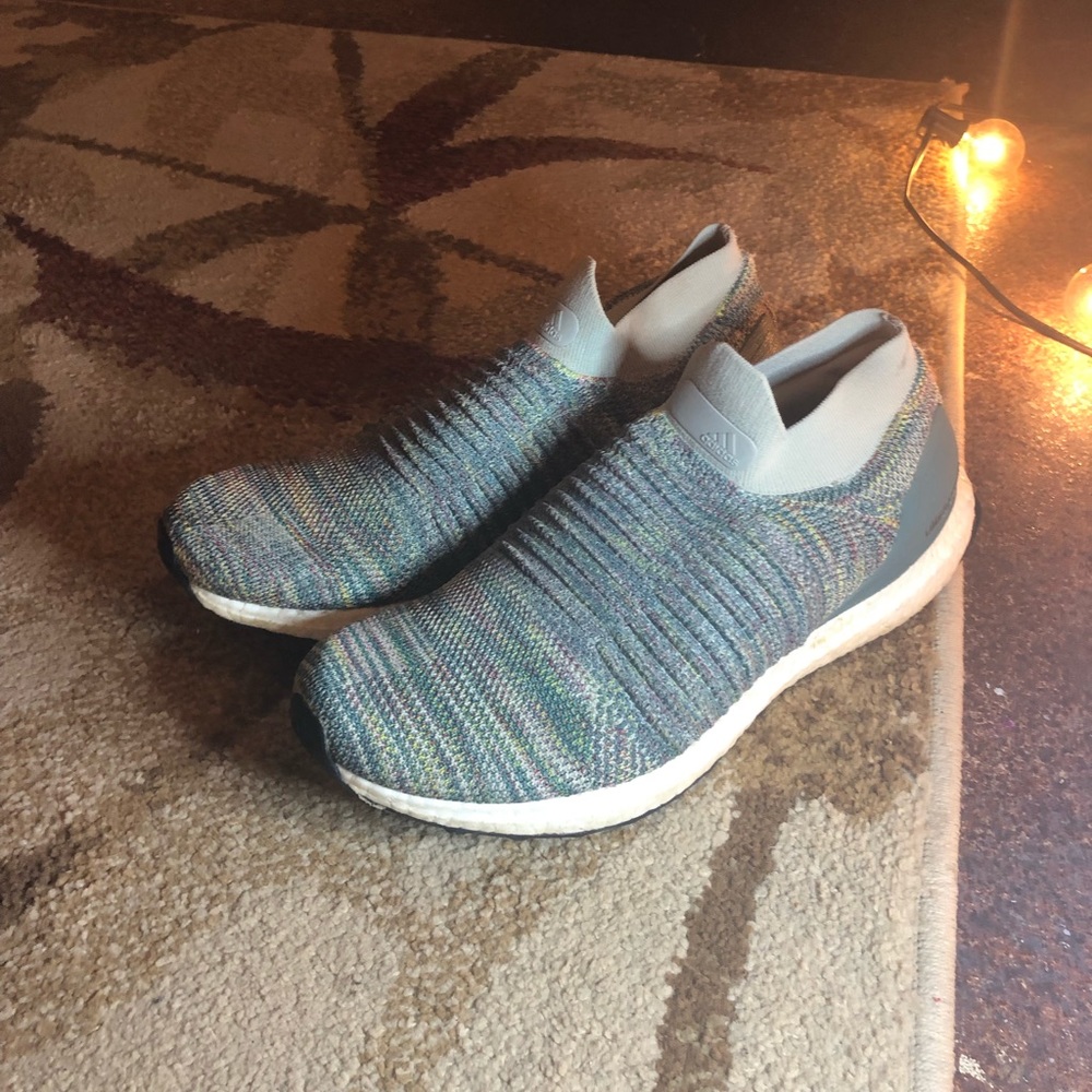 Men Sz 9.5 Adidas Ultra Boost Laceless